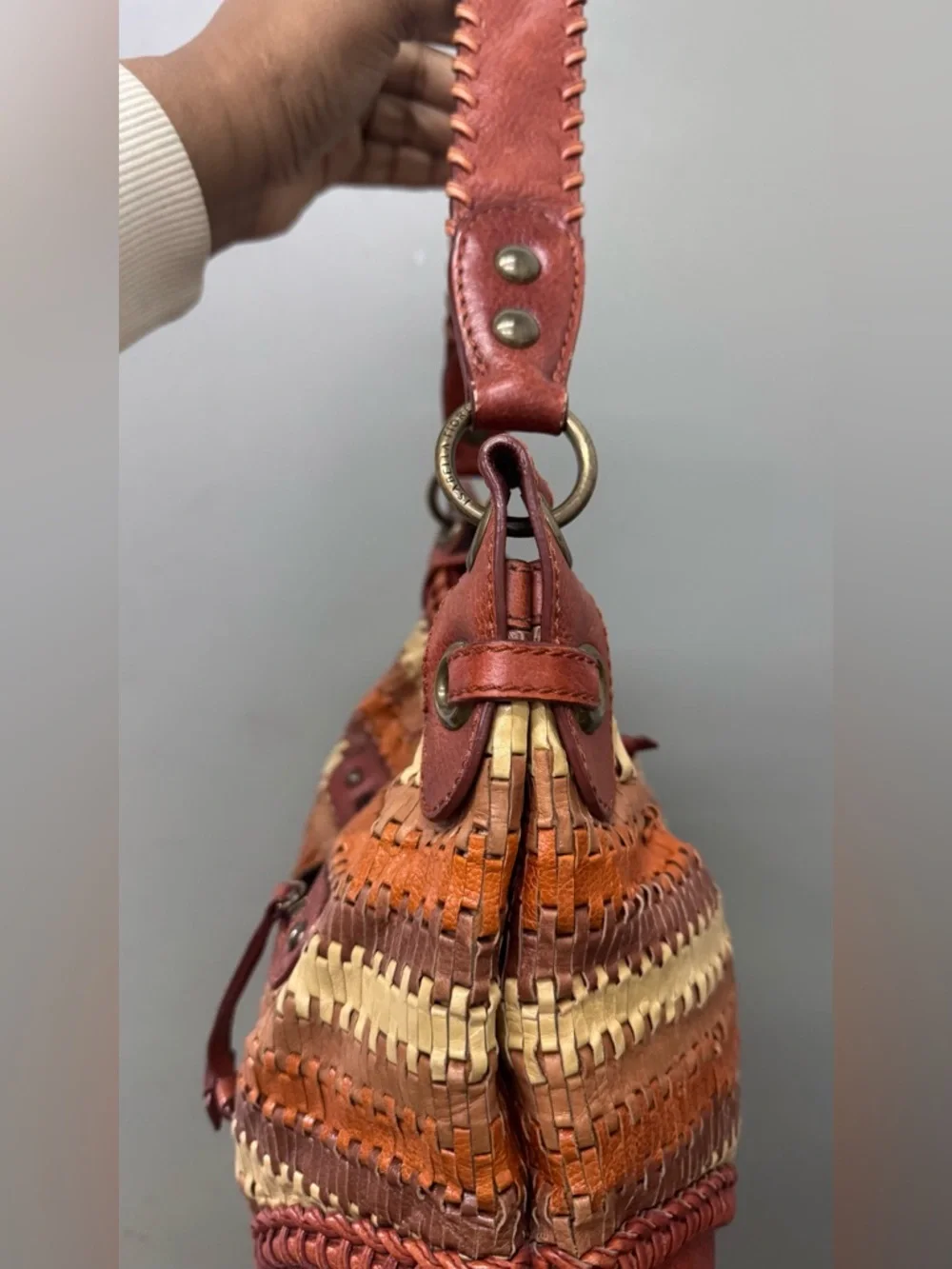 Isabella Fiore Vintage Brown Leather Boho Hobo Bag Handbag Shoulder Bag